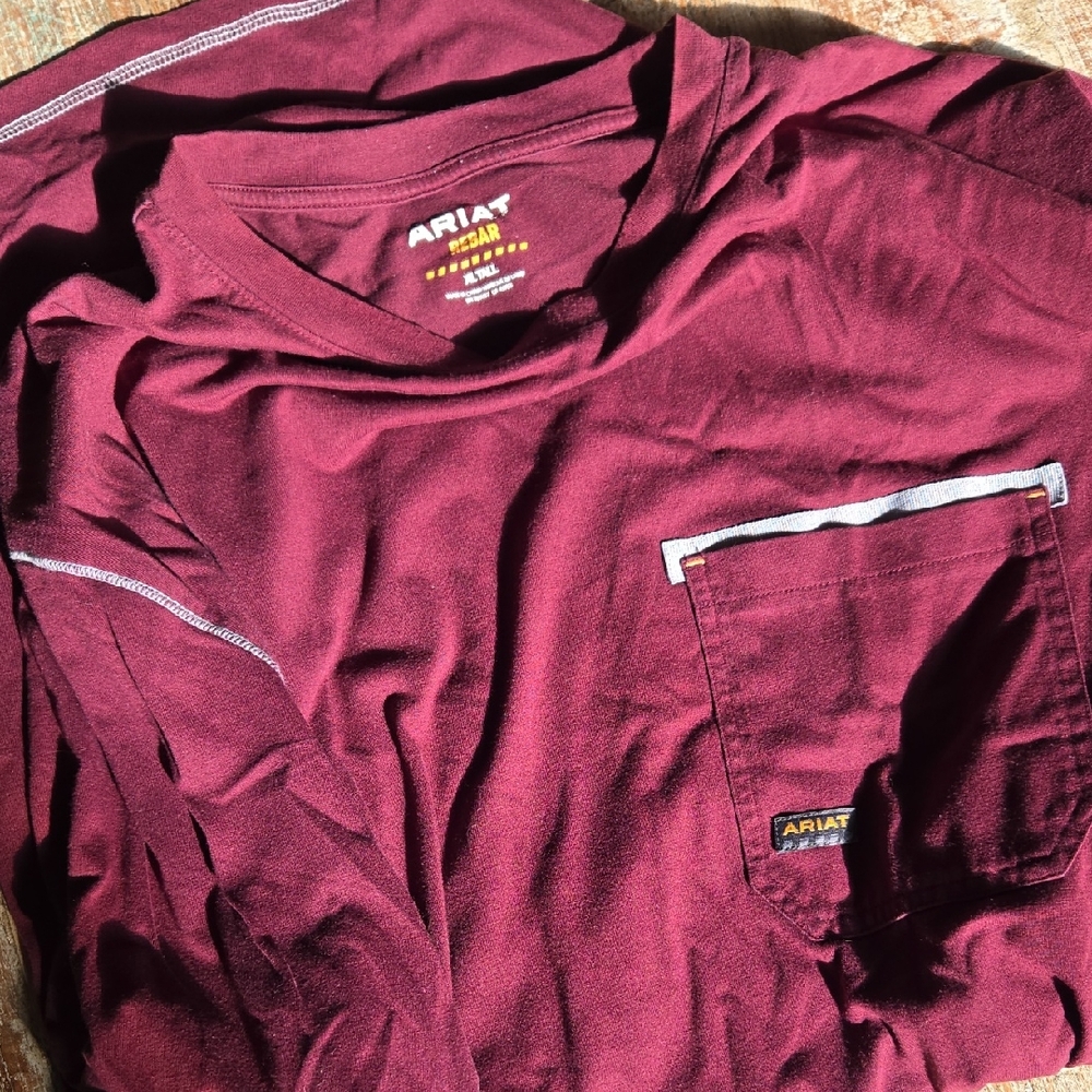 Ariat Rebar Workman Pocket Tee Malbec Red Men’s XLT      (BIN 004)